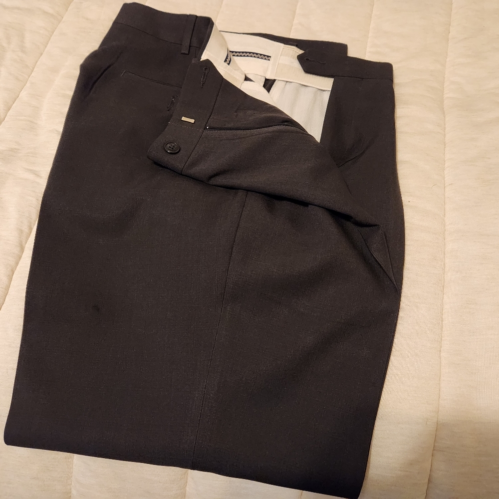 Roundtree & Yorke 32x29 Pleated Dress Pants - Picture 2 of 7